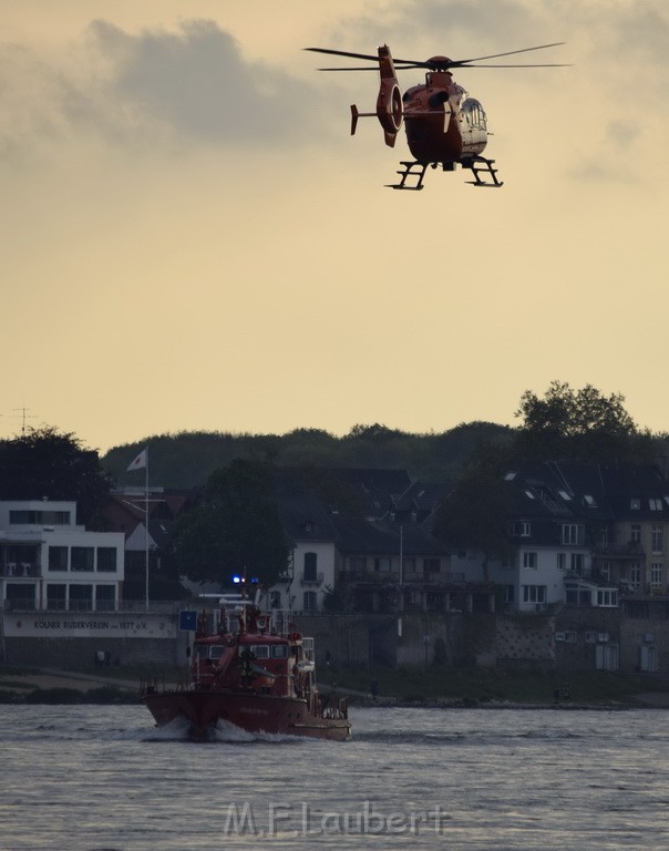 PRhein Koeln Porz Ensen Schwimmer untergegangen P075.JPG - Miklos Laubert